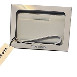 Steve Madden ice blue wallet wristlet